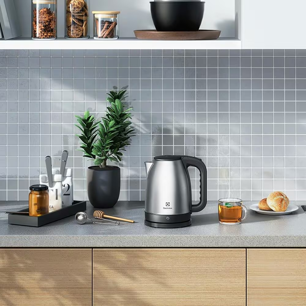 Chaleira Elétrica Electrolux Efficiente EEK10 1,8L - Aço Escovado