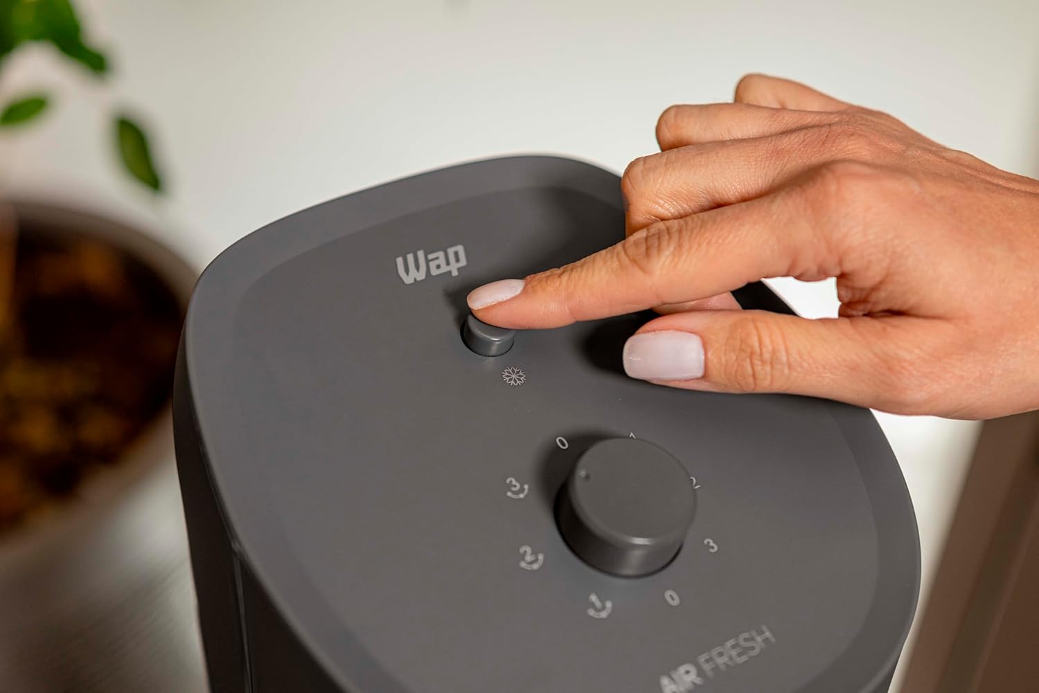 WAP Climatizador de Ar AIR FRESH 4 em 1, com Reservatório para Essência e 3 Níveis de Velocidades, Baixo Ruído, 90W