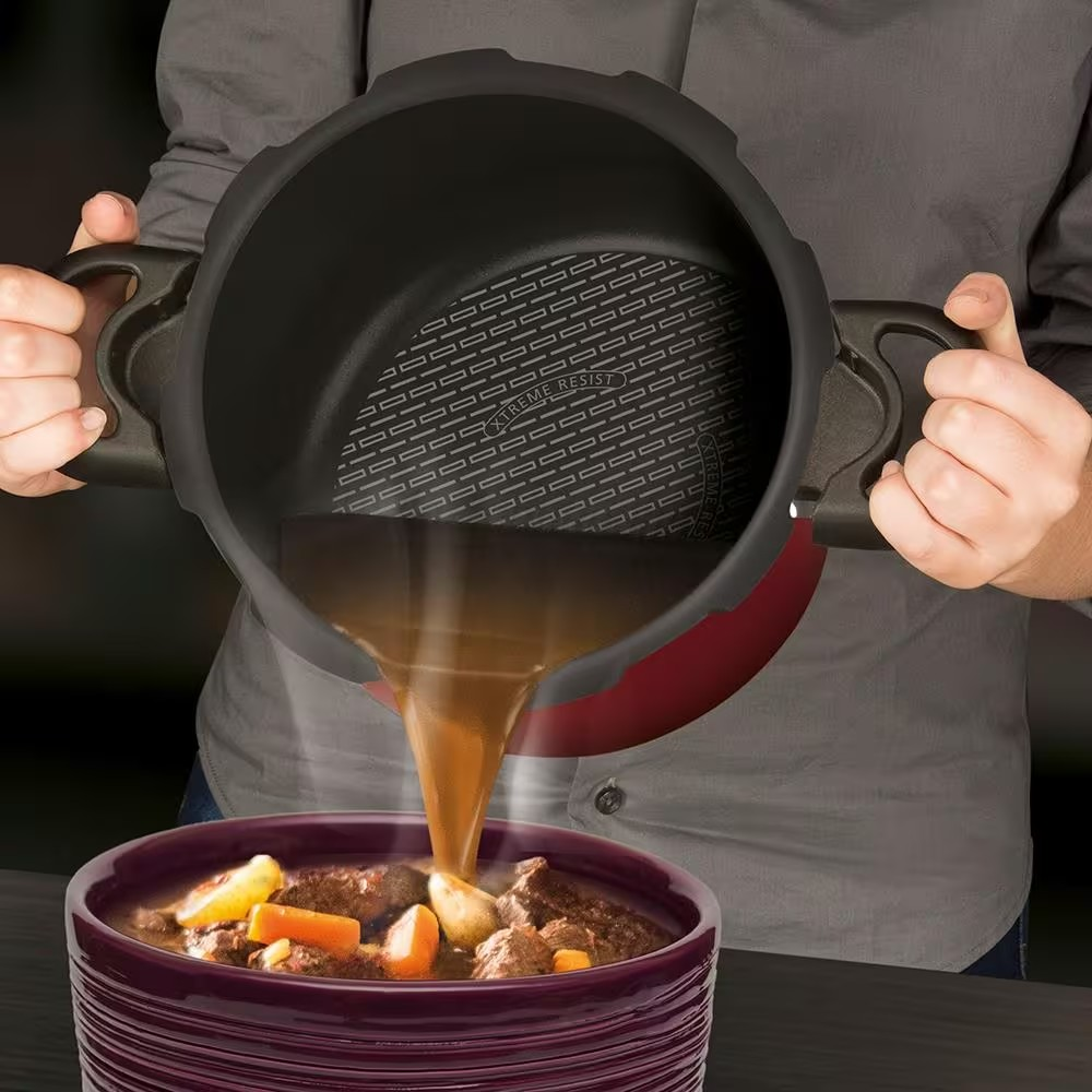 Panela de Pressão 4,5 L Rochedo Clipso Fechamento Externo em Alumínio com Revestimento Antiaderente e 5 Sistemas de Segurança - Vermelha